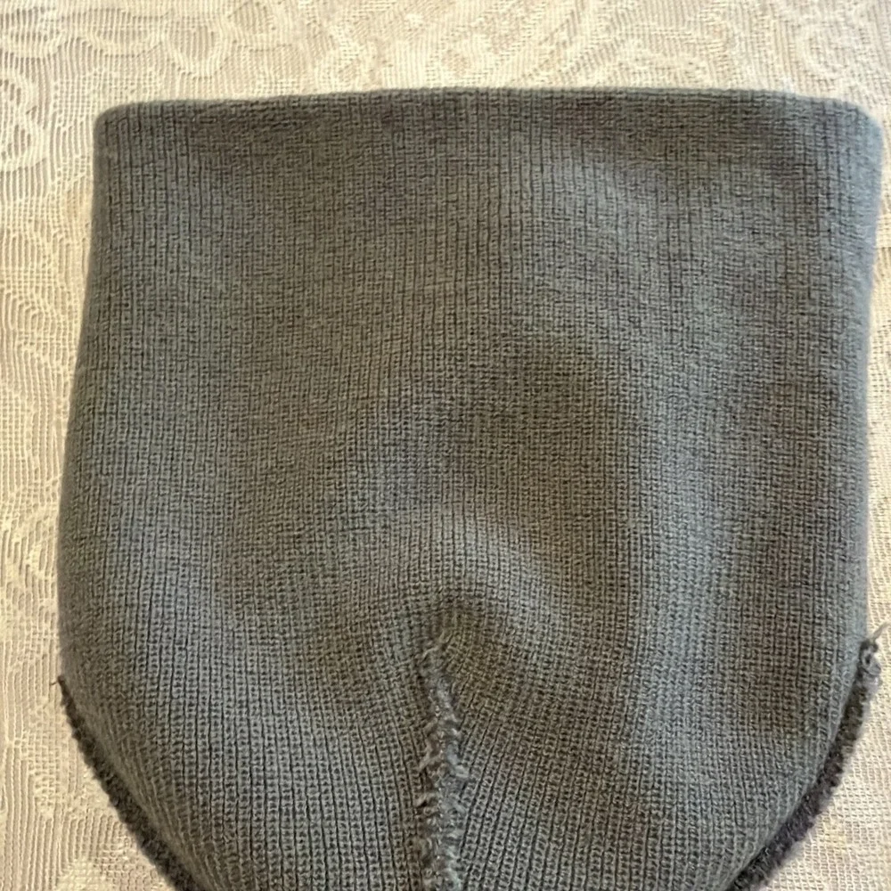 Burton snowboards Gray Burgundy Army Green White cuff slouch Beanie
